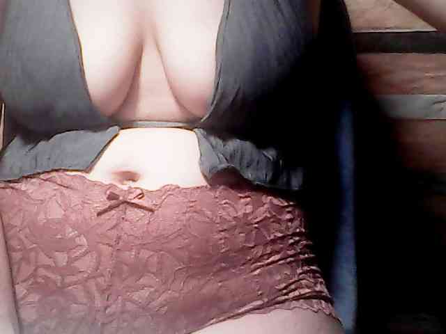 extremelymilkyboobs webcam