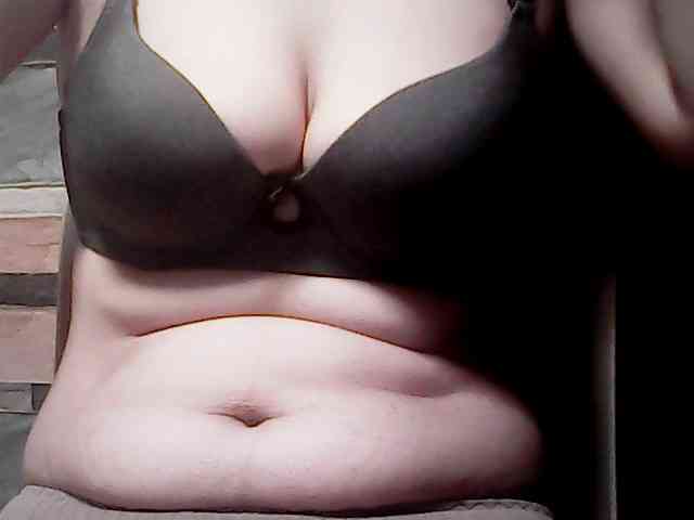 extremelymilkyboobs webcam