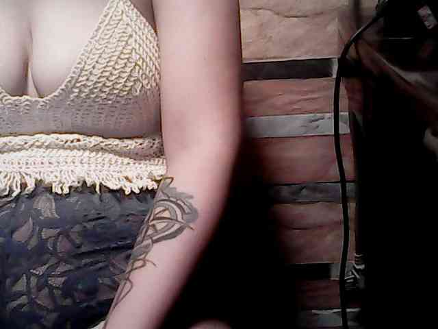 extremelymilkyboobs webcam