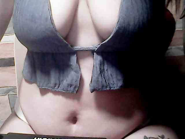 Модель: extremelymilkyboobs