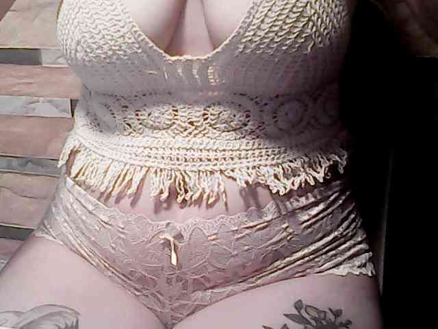 extremelymilkyboobs webcam