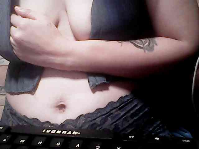extremelymilkyboobs webcam