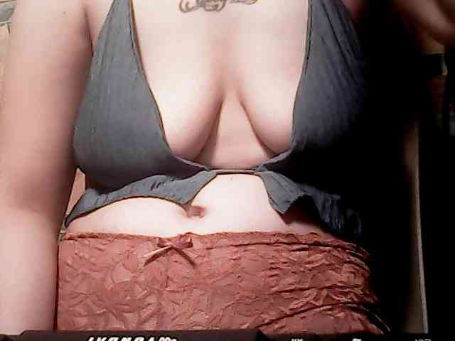extremelymilkyboobs webcam
