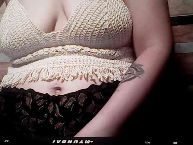 extremelymilkyboobs webcam