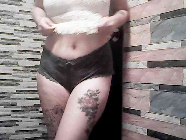 extremelymilkyboobs webcam