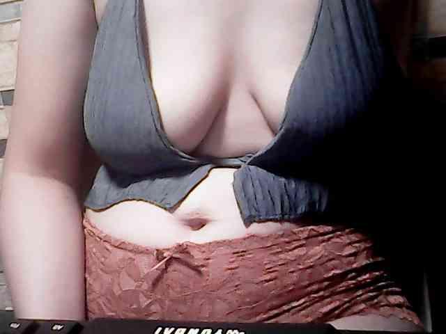 extremelymilkyboobs webcam