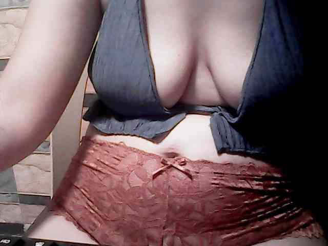 extremelymilkyboobs webcam