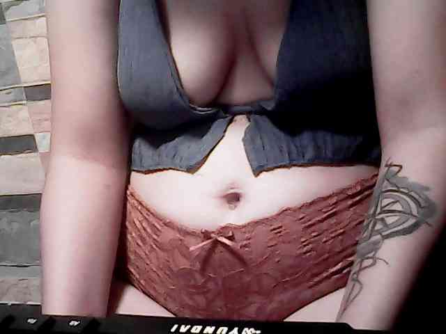 extremelymilkyboobs webcam