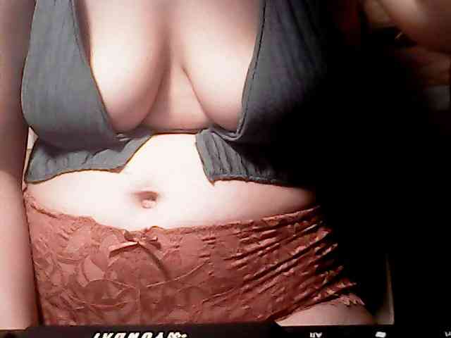 extremelymilkyboobs webcam