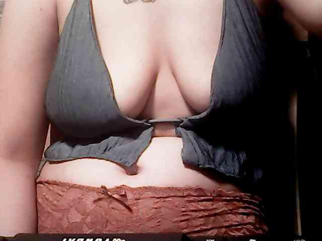 extremelymilkyboobs webcam