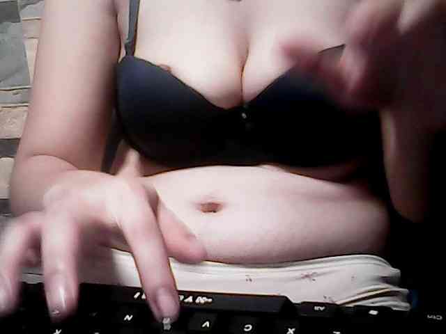 extremelymilkyboobs webcam