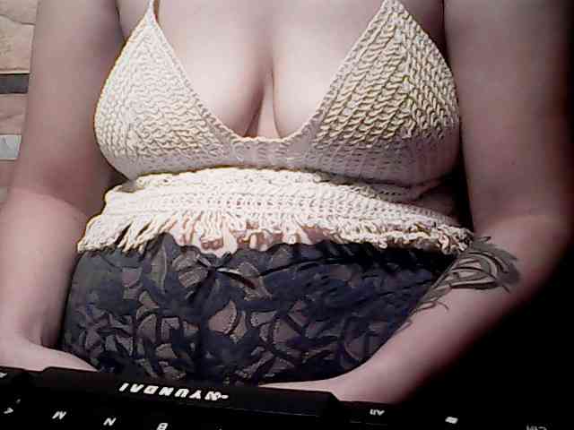 extremelymilkyboobs webcam