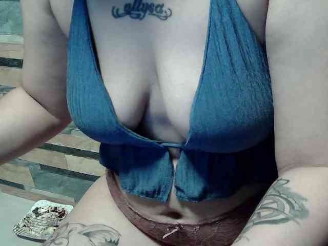 Extremelymilkyboobs