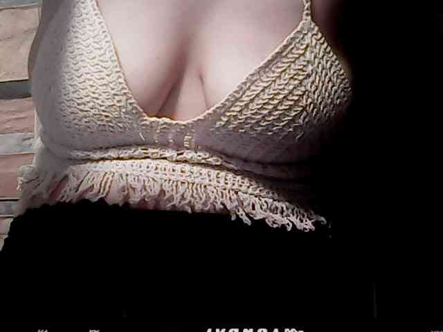 extremelymilkyboobs webcam