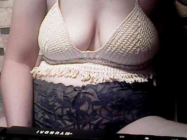 extremelymilkyboobs webcam