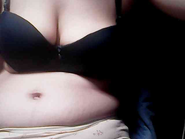 extremelymilkyboobs webcam