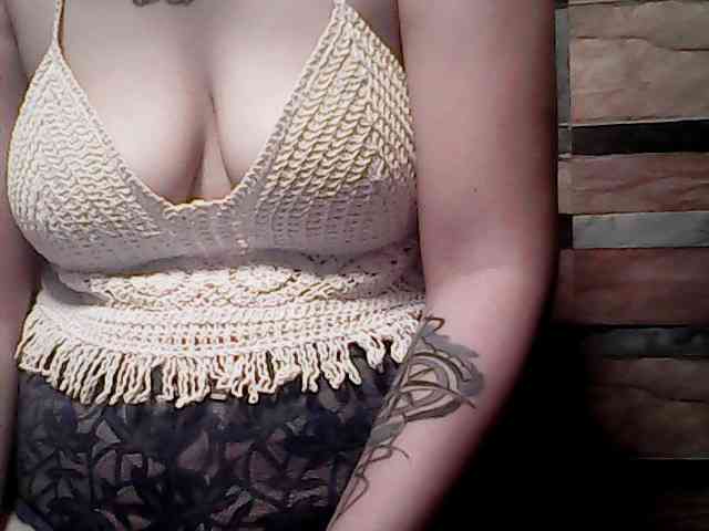 extremelymilkyboobs webcam
