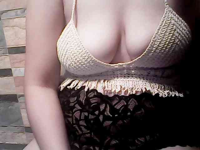 extremelymilkyboobs webcam
