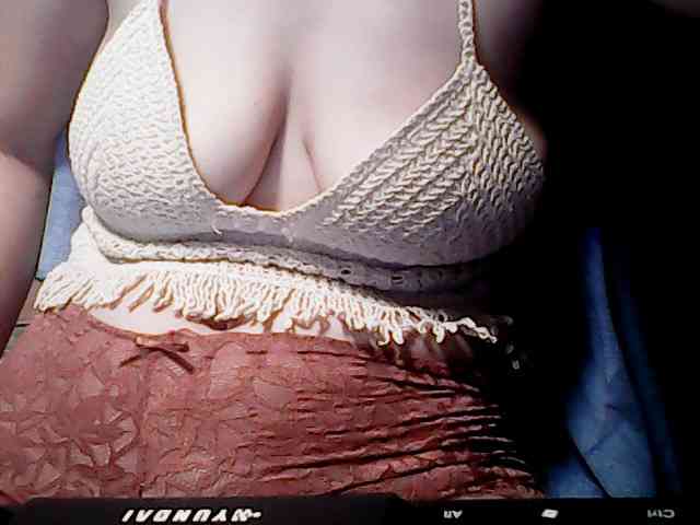 extremelymilkyboobs webcam