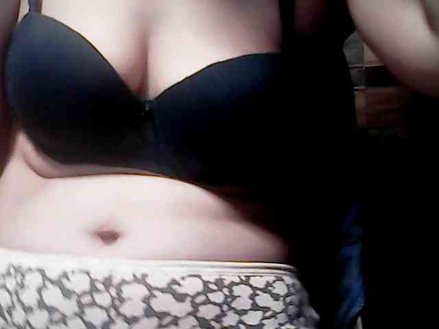 extremelymilkyboobs webcam