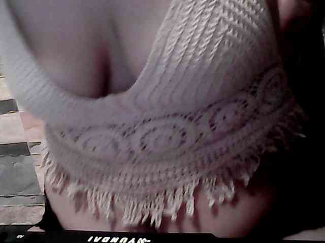extremelymilkyboobs webcam
