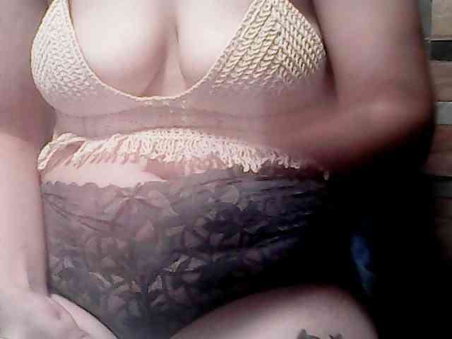 extremelymilkyboobs webcam