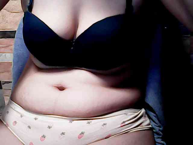 extremelymilkyboobs webcam