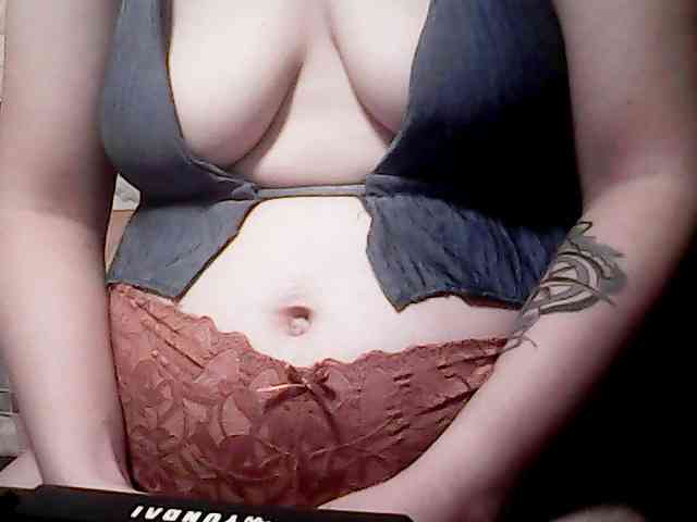 extremelymilkyboobs webcam
