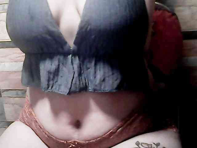 extremelymilkyboobs webcam