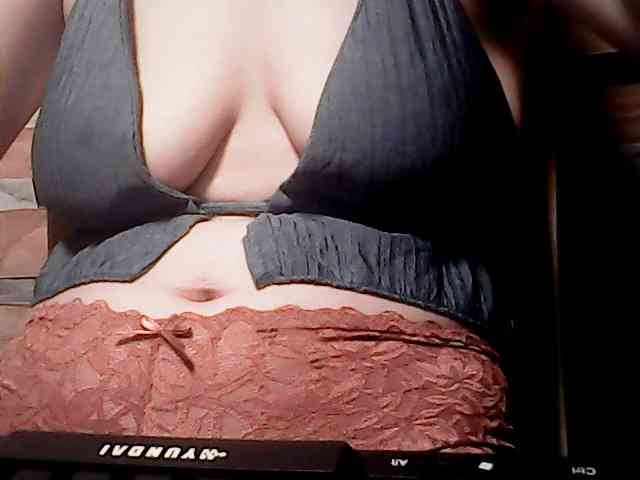 extremelymilkyboobs webcam