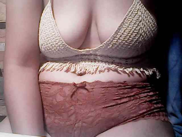 extremelymilkybo... Live Webcam on BongaCams