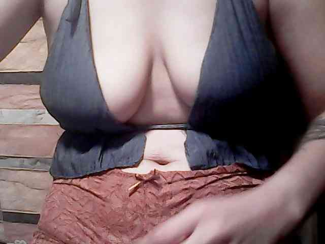 extremelymilkyboobs webcam