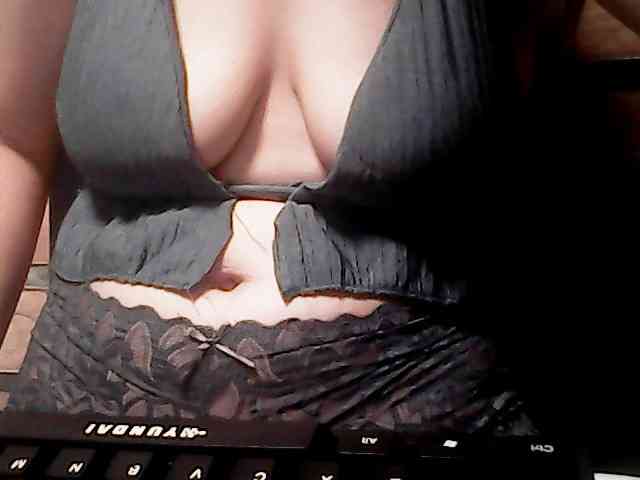 extremelymilkyboobs webcam
