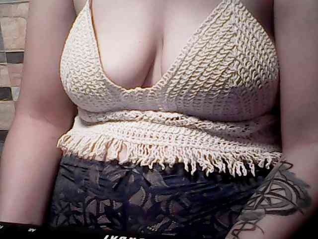 extremelymilkyboobs webcam