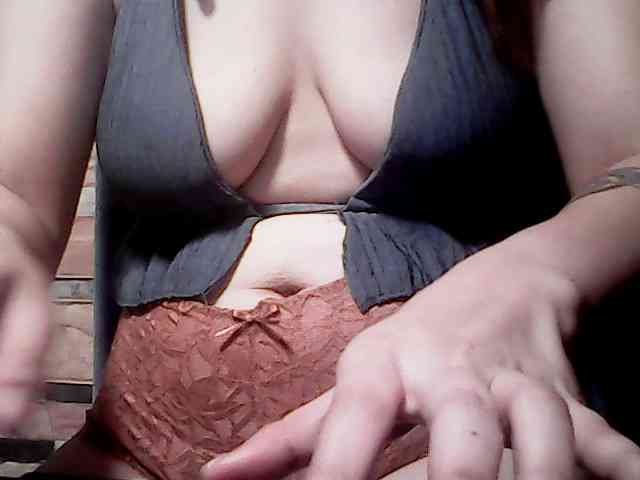 extremelymilkyboobs webcam