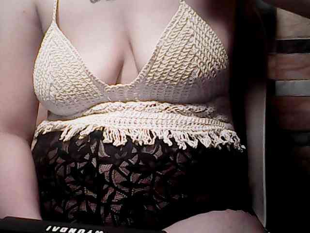 extremelymilkyboobs webcam