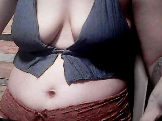 extremelymilkyboobs webcam