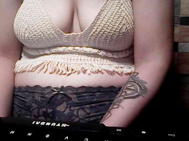 extremelymilkyboobs webcam