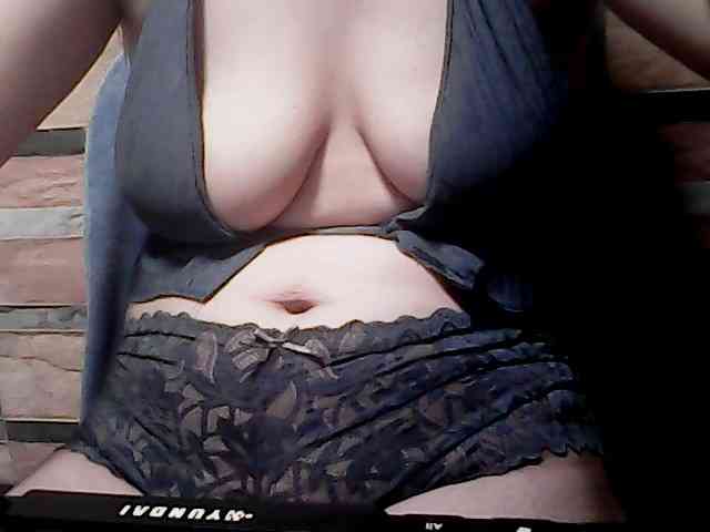 extremelymilkyboobs webcam