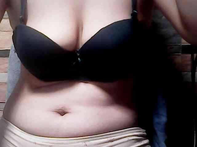 extremelymilkyboobs webcam