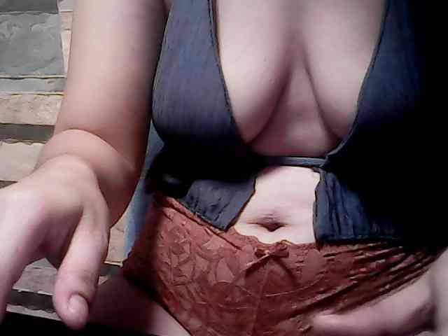 extremelymilkyboobs webcam
