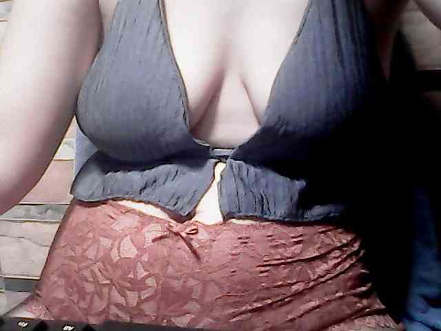 extremelymilkyboobs webcam