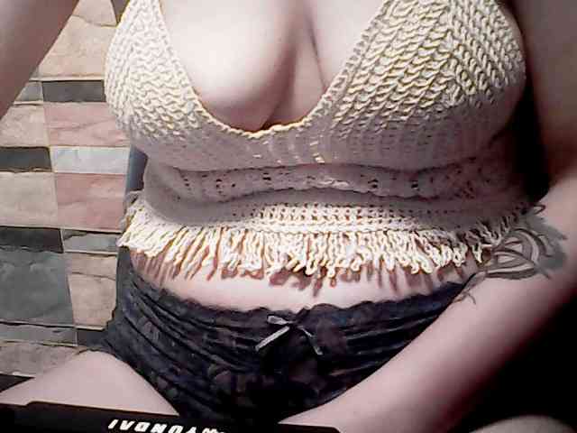 extremelymilkyboobs webcam