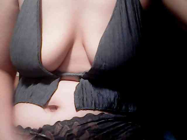 extremelymilkyboobs webcam