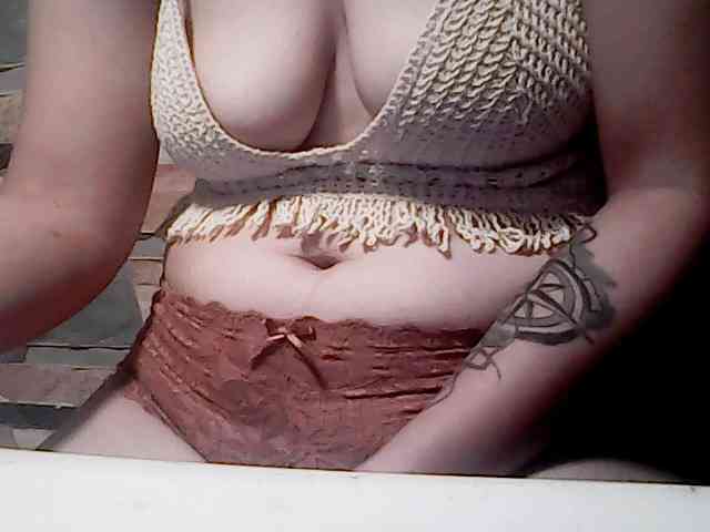 extremelymilkybo... Live Webcam on BongaCams