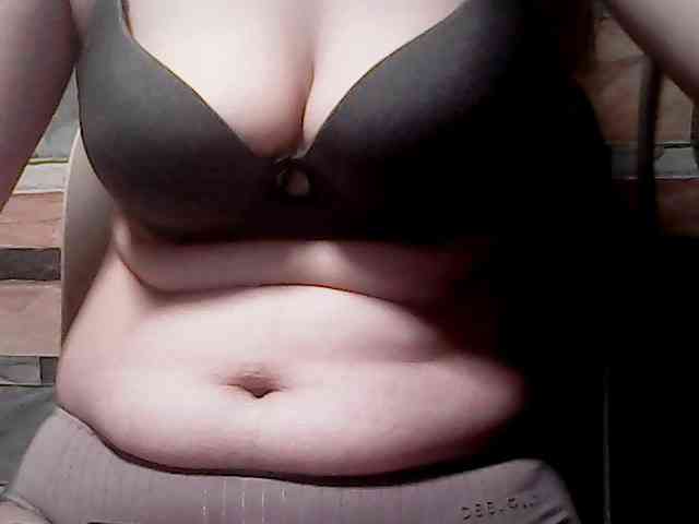 extremelymilkyboobs webcam