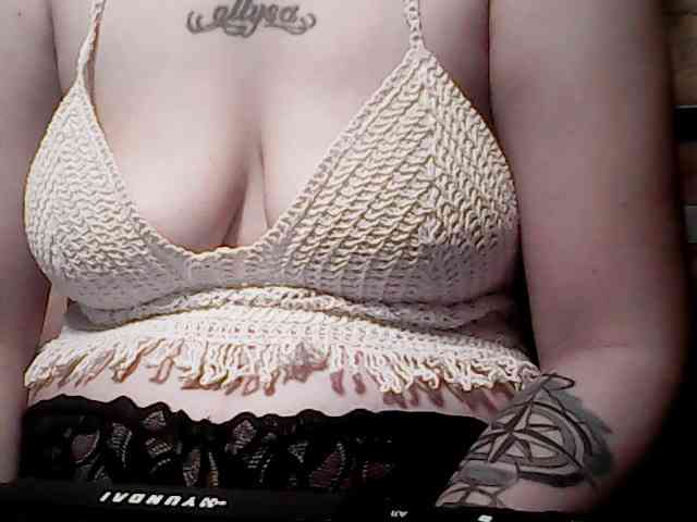 extremelymilkyboobs webcam