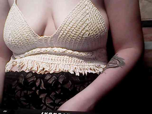 extremelymilkyboobs webcam