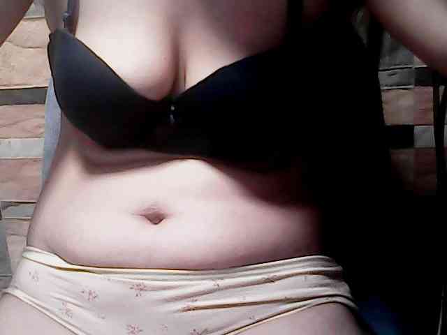 extremelymilkyboobs webcam