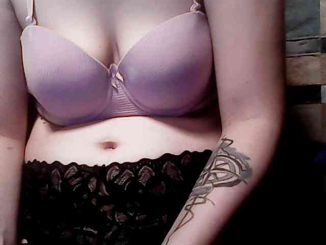 extremelymilkyboobs webcam